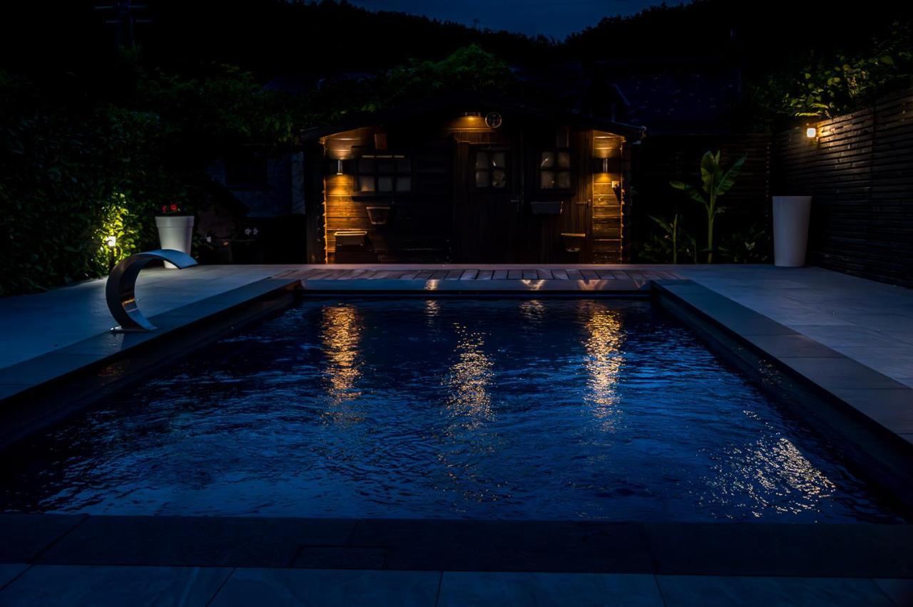Chez Sabine Et Eric Maison Pour 6 Personnes Avec Piscine Chauffee Andenne ภายนอก รูปภาพ