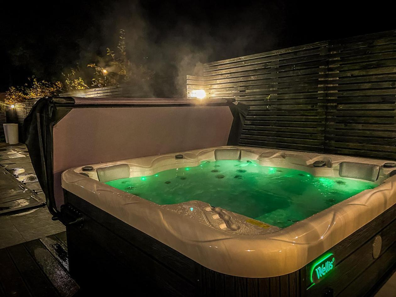 Chez Sabine Et Eric Maison Pour 6 Personnes Avec Piscine Chauffee Andenne ภายนอก รูปภาพ